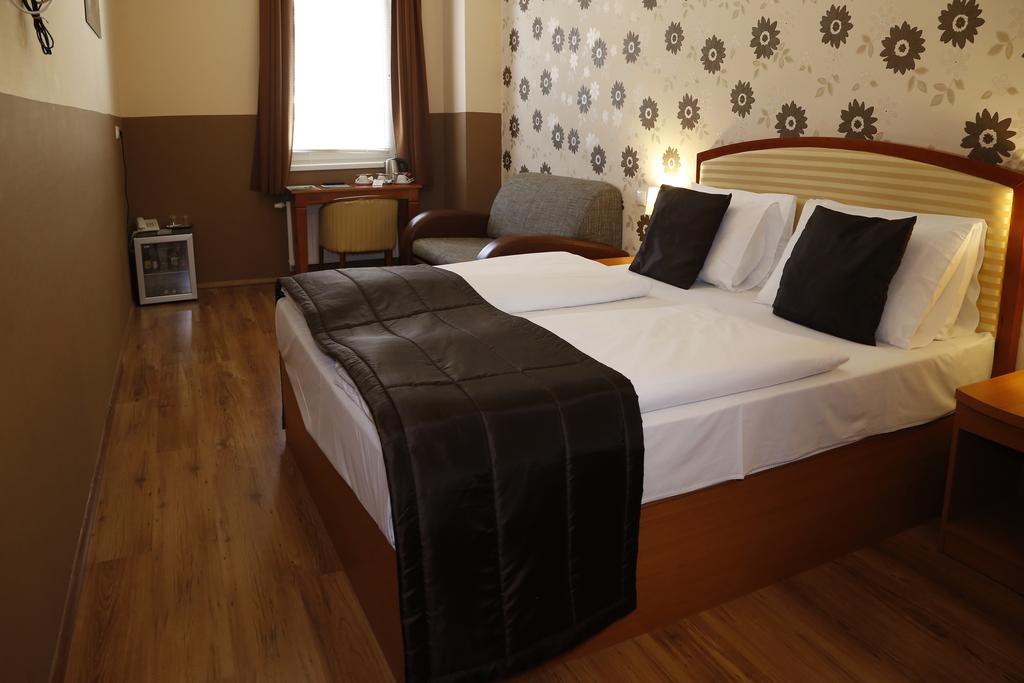 Six Inn Hotel Budapest 3*